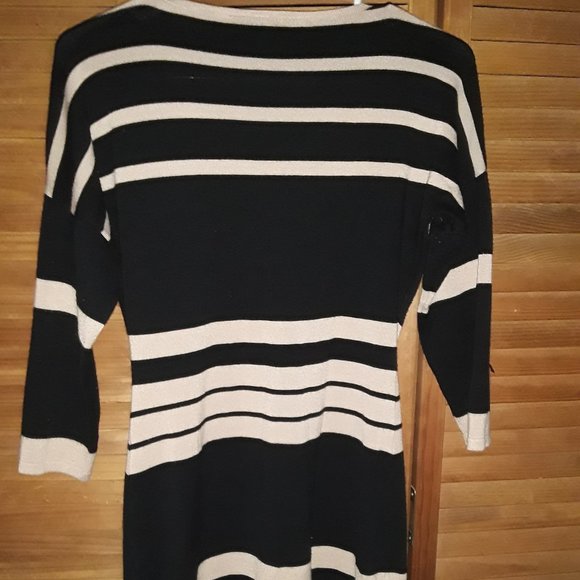 Derek Heart SZ M Black Tan Striped Tight Fitting V Neck Sweater Mini Dress - Picture 2 of 5